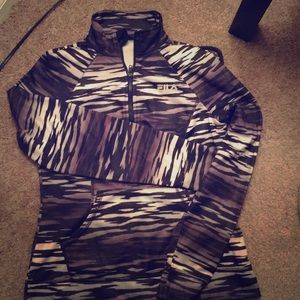 SOLD🍁Women’s Fila Quarter Zip